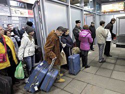 Более 2500 жителей Украины хотят переехать в Россию