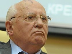 Михаил Горбачев уехал в Берлин на юбилей разрушения стены