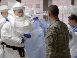 Медсестра с подозрением на Эболу сбежала из-под карантина