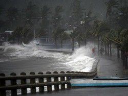 Число эвакуированных из-за тайфуна филиппинцев выросло до 1 млн