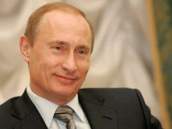 Путин получает зарплату на карточку два раза в месяц