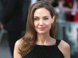 Известный продюсер назвал Анджелину Джоли бездарной