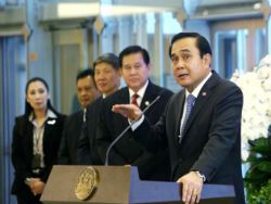 Премьер Таиланда уверяет АТЭС, что ситуация улучшается